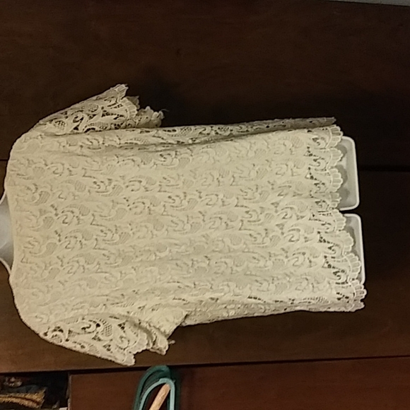 NWOT-  CHICO'S - CREME LACE TOP - 3 - Picture 4 of 8